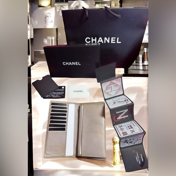 GUC CHANEL Coco Mark Logo Pink Nuance Color Dull Pink Beige Long Wallet CLASSIC - Picture 2 of 12